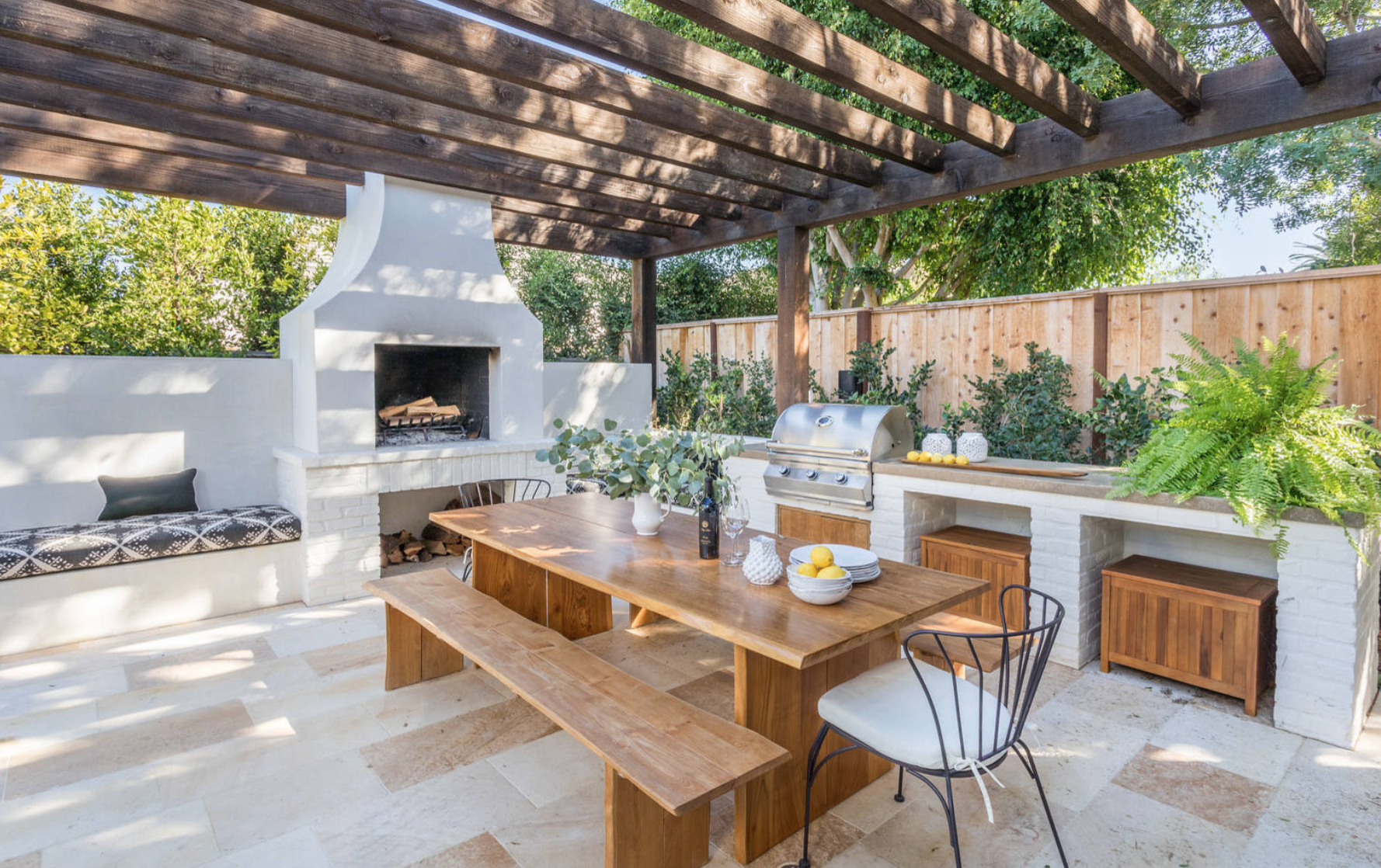 5 Ideas For the Perfect Al Fresco Dining Area